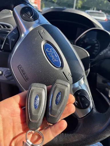 IMMOKLUCZ.PL - Awaryjne otwieranie zamków i samochodów